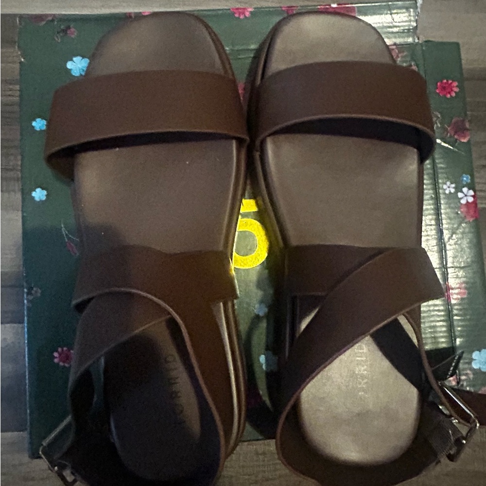 Sandals - Picture 2 of 2
